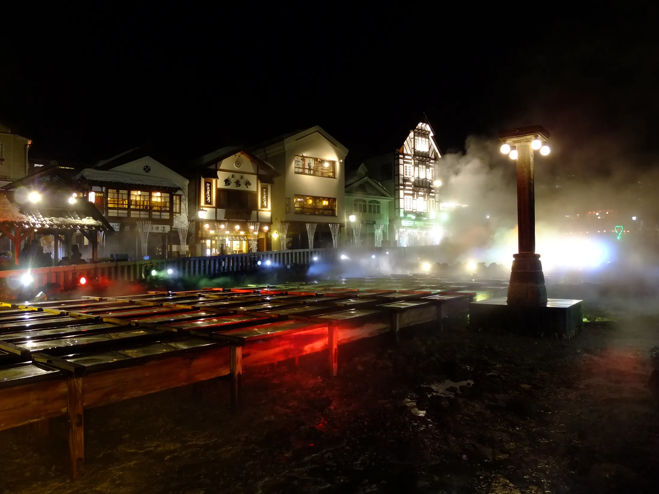 Yubatake về đêm, Kusatsu Onsen, Gunma